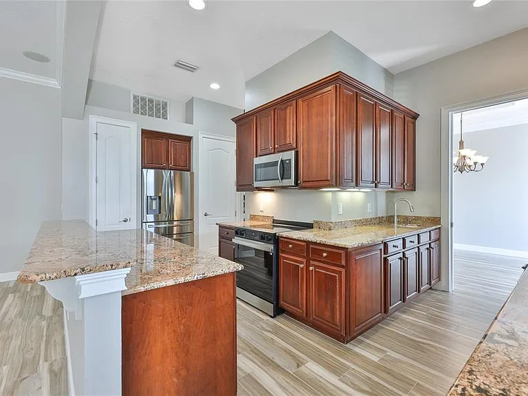 6573 Simone Shores Cir — Photo 11