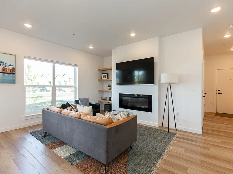 2440 Tschache Ln #106 — Photo 9