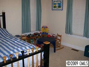 3rd image of 204 Sloan St
