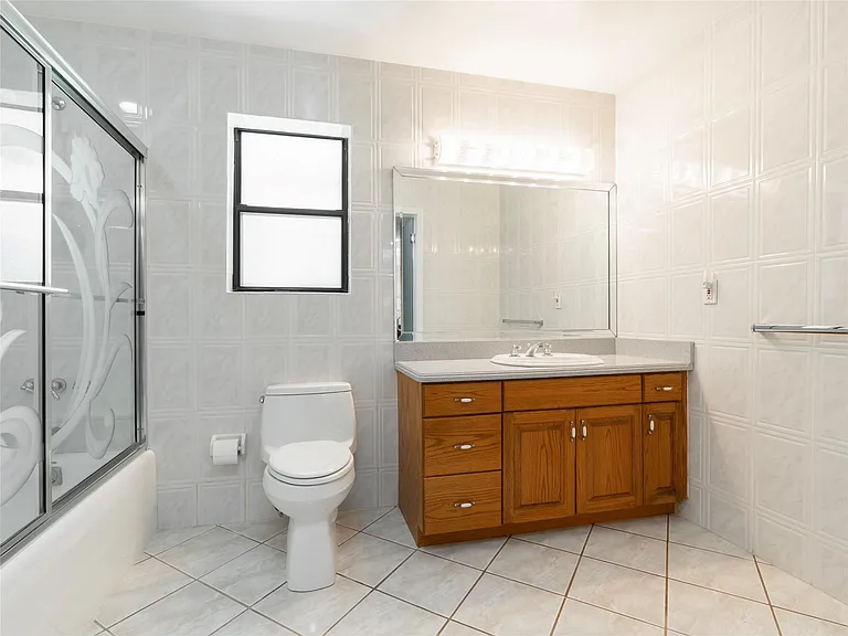 6556 NW 87th Ave — Photo 25