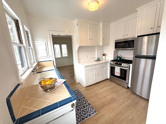 2nd image of 1415 Bank St APT F