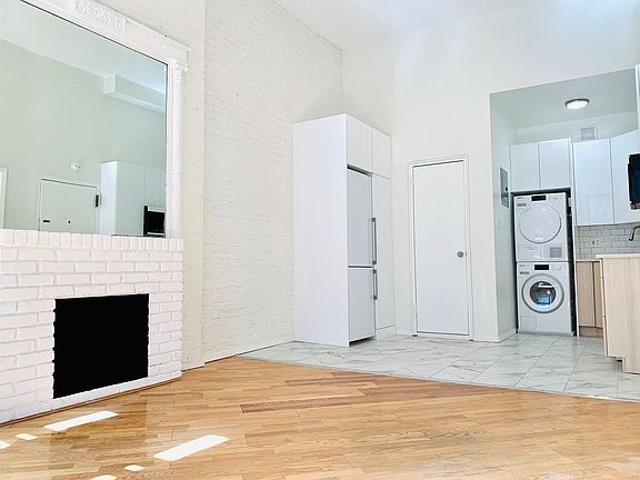 2nd image of 135 W 75th St APT 2F