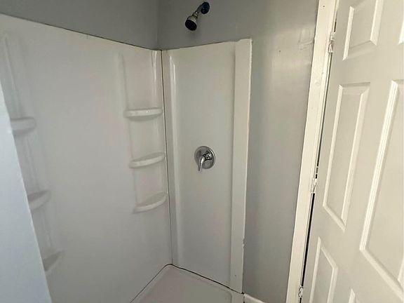 5th image of 37 S Hamilton St APT 6