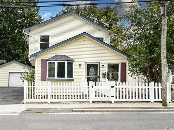 95 E Pulaski Rd, Huntington Station, NY 11746