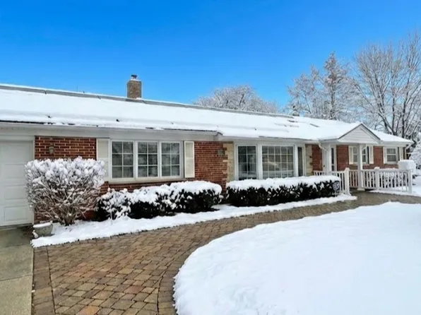 3843 Springdale Ave, Glenview, IL 60025