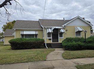 438 W 7th St, Russell, KS 67665