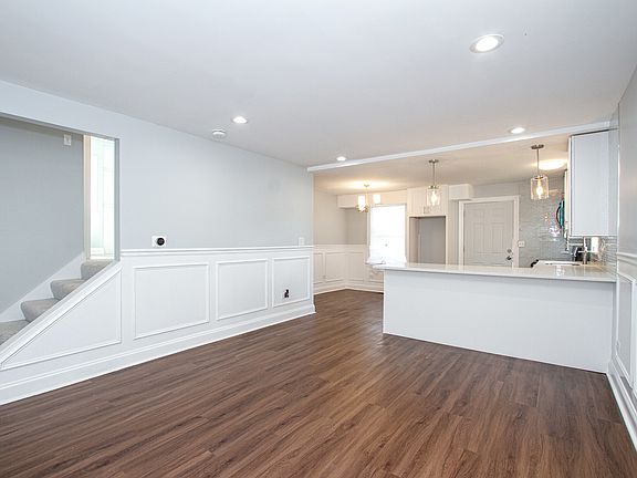 3rd image of 9640 S Woodlawn Ave