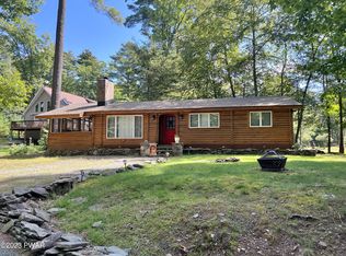 129 Terrace Dr, Lakeville, PA 18438