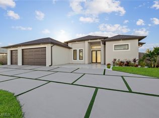 18 Nelson Rd N, Cape Coral, FL 33993