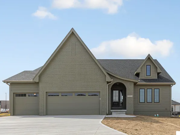 10212 S 180th Avenue Cir, Omaha, NE 68136