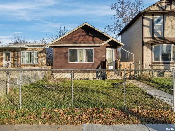 925 Montague Street, Regina, SK S4T 3H4