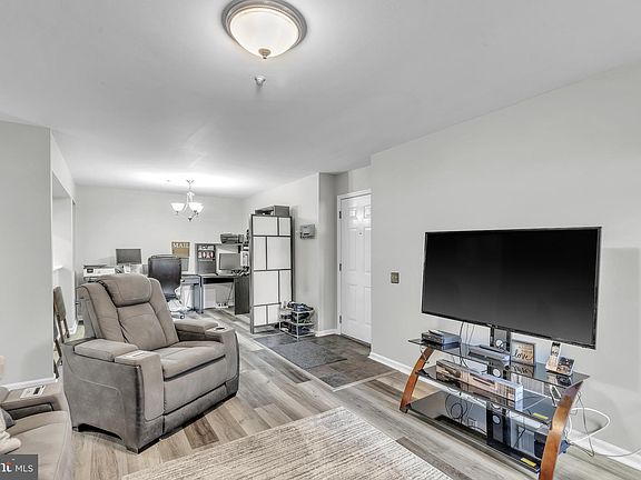 4th image of 404 Waters Edge Dr #55