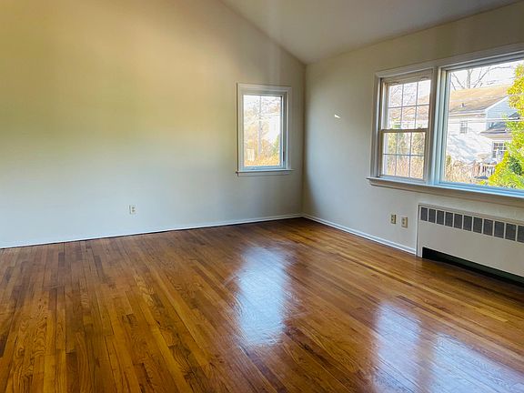 3rd image of 12 Laurel St