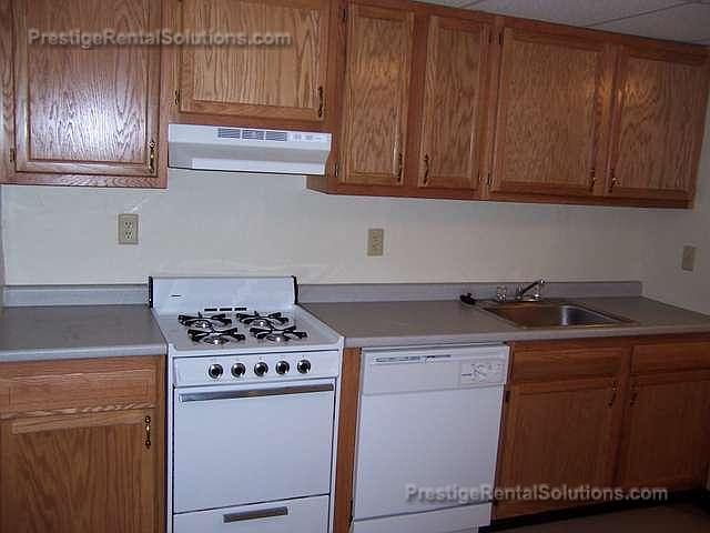 2nd image of 170 Kelton St APT 1