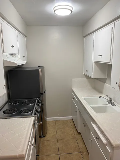 Building Photo - 57057 Yucca Trl #3