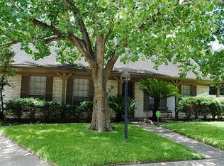 10423 Huntington Valley Dr, Houston, TX 77099