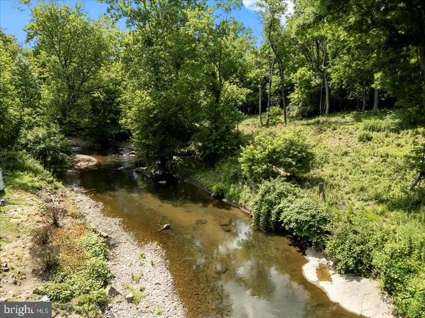 38 New Rd, Aston, PA 19014