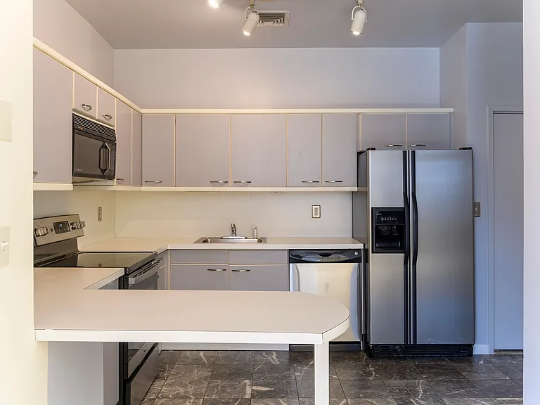 75 Liberty Ave #C17 — Photo 6