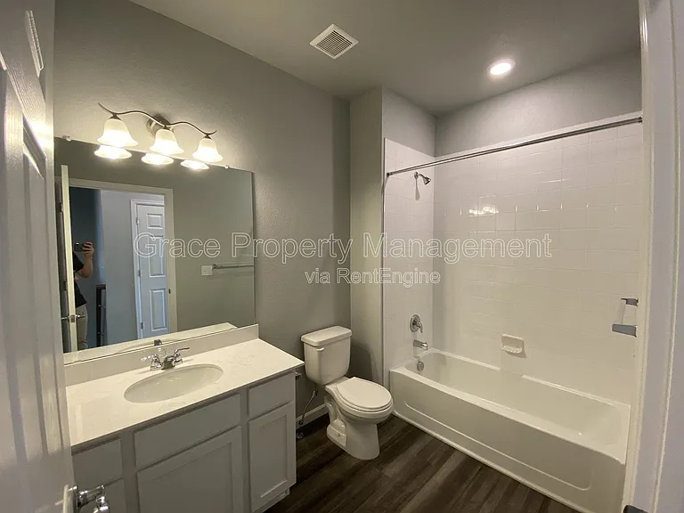 191 Ambrose St — Photo 17