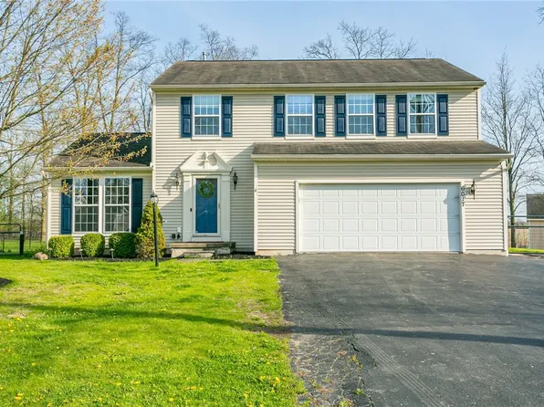 6017 Palomino Ct, Canandaigua, NY 14424