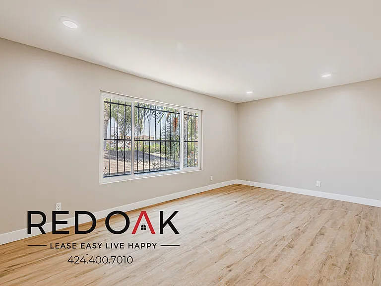 921 W 82nd St #21 — Photo 7
