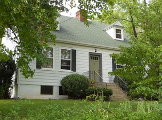 601 College Cres, Staunton, VA 24401