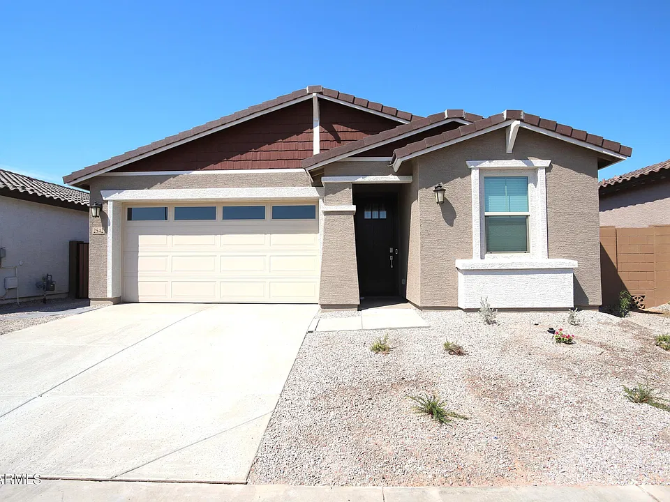 2542 W Huntington Dr