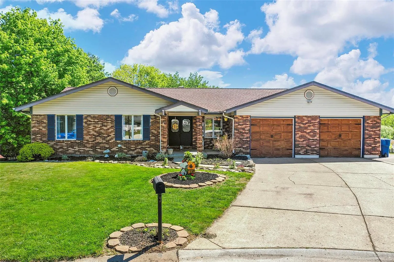 9 Spring Ct photo 1