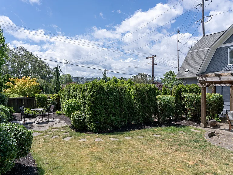 256 NW 46th St — Photo 15