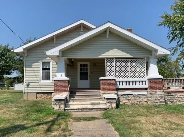 409 E 4th St, New London, MO 63459