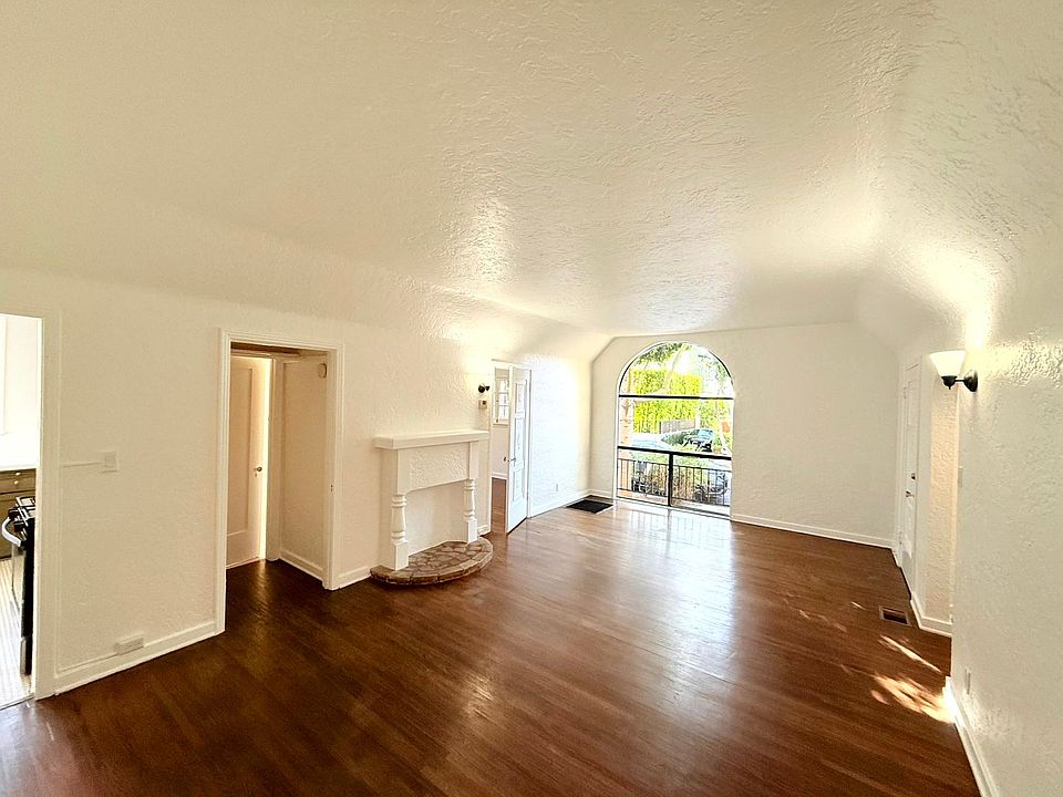 1st image of 7733 Hampton Ave APT 4