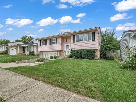 3rd image of 14369 Rochelle Dr