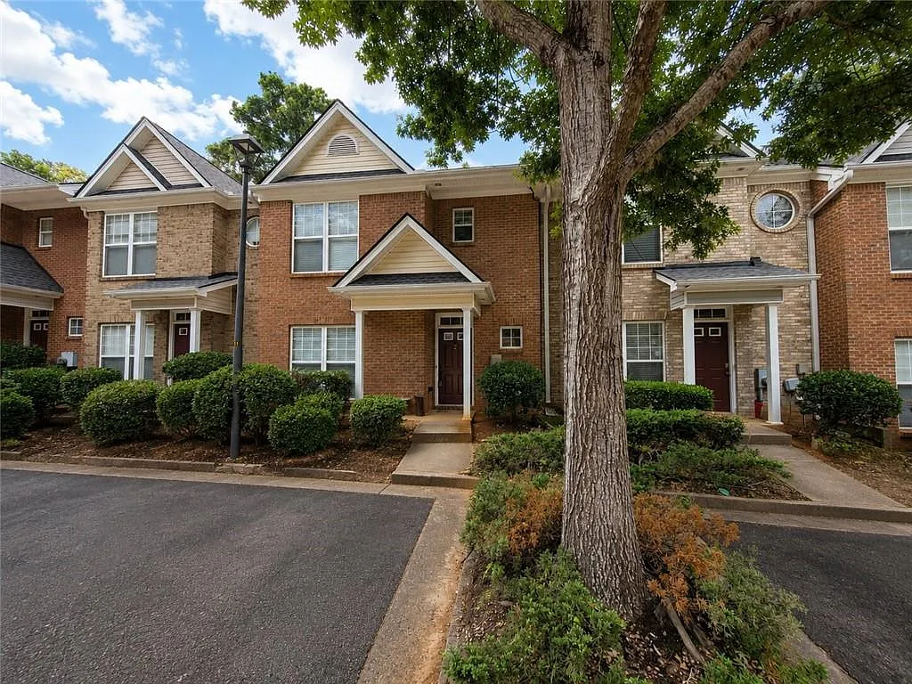 3 bed, 2.5 bath, 1464 sqft, $2,200 — Photo 2