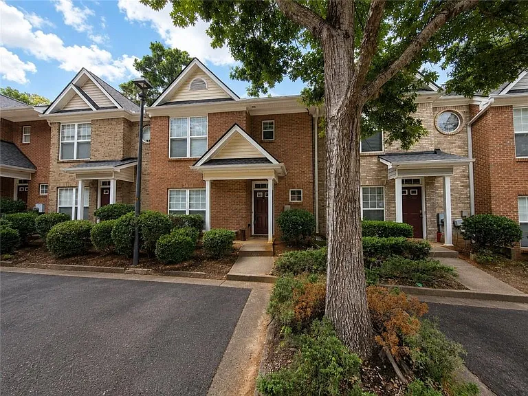 3795 Austin Park Ln — Photo 2