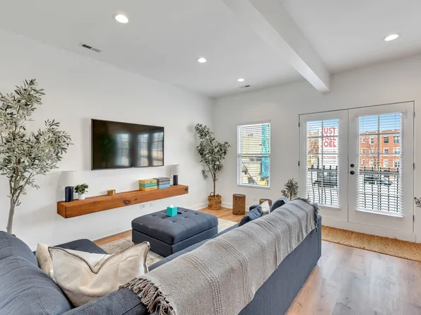 (undisclosed Address), Chicago, IL 60657