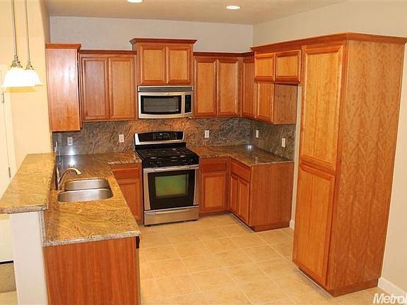 3rd image of 609 Blossom Rock Ln #9