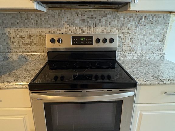 4th image of 107 Bloomfield St #3