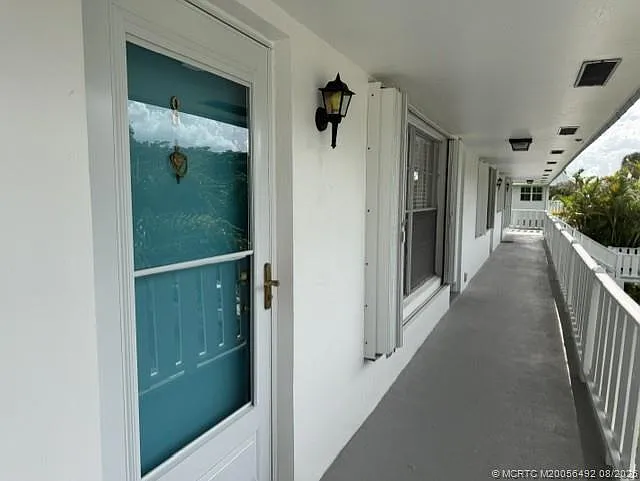 1 bed, 1.5 bath, 696 sqft, $2,500 — Photo 2