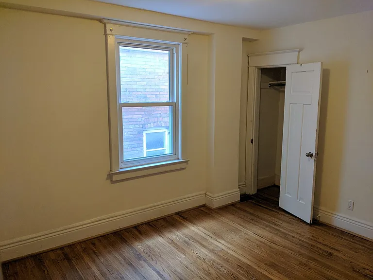 21 Rusholme Park Cres #2 — Photo 11