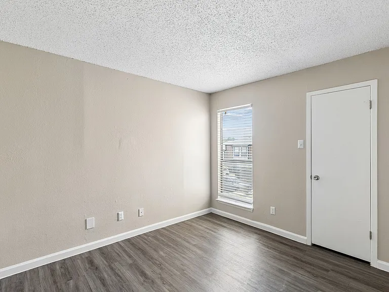 The Lydian Apartments — Photo 27