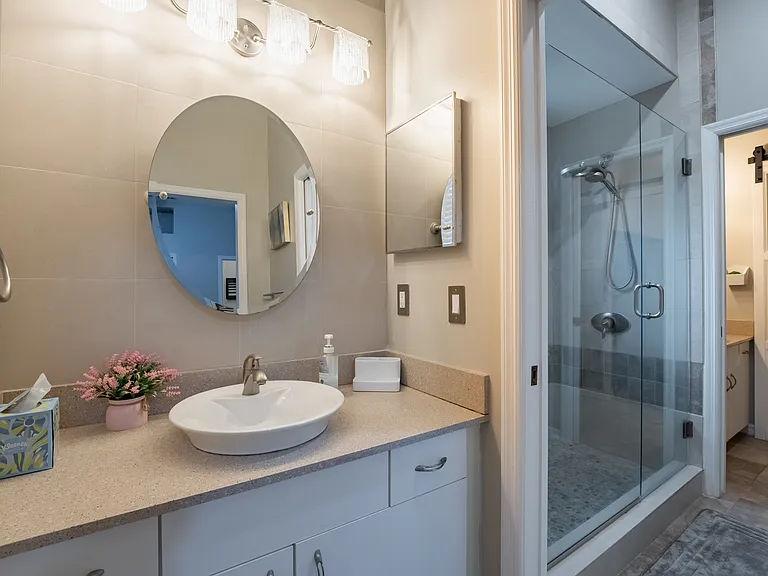 9502 Portbury Dr — Photo 16