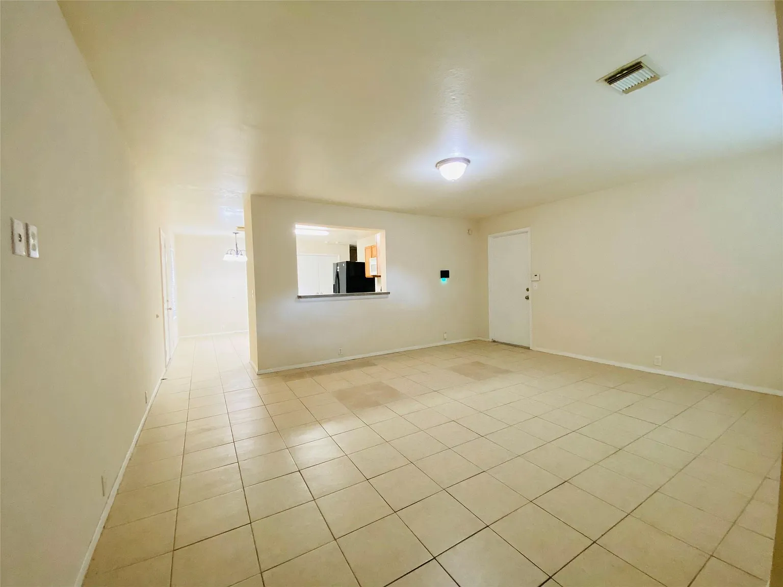3 bed, 2.0 bath, 1284 sqft, $1,599 — Photo 3