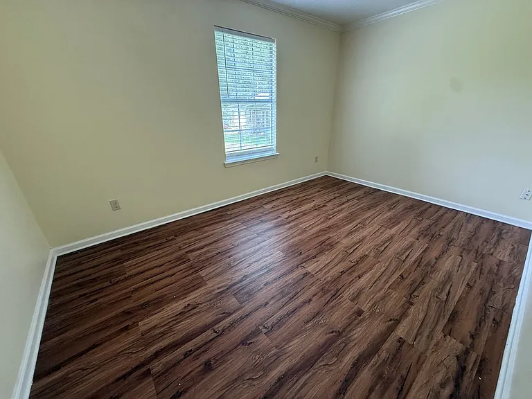 3913 Hobbs Dr — Photo 9