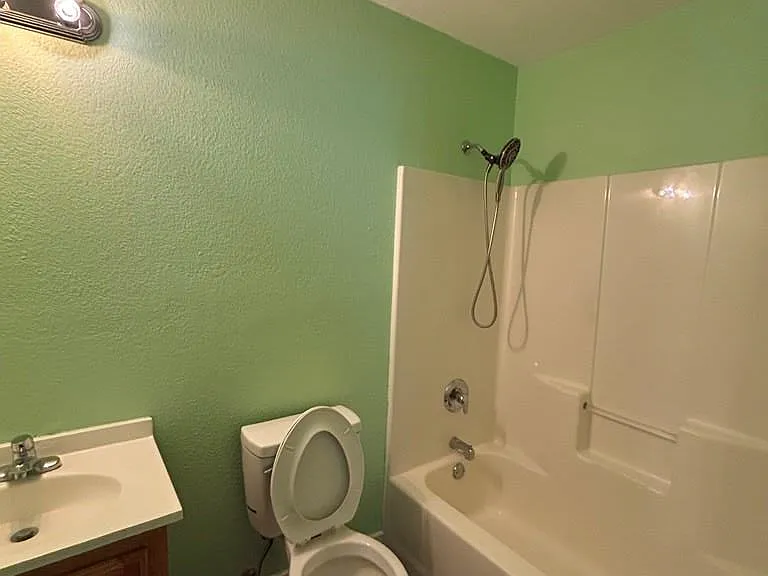 1101 W Jefferson Ave — Photo 11
