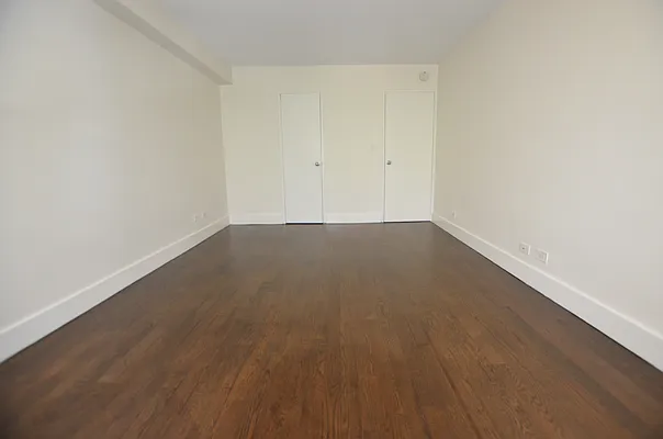 Rented by Manhattan Realty Group | media 12