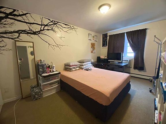 4th image of 32-31 55th St #2