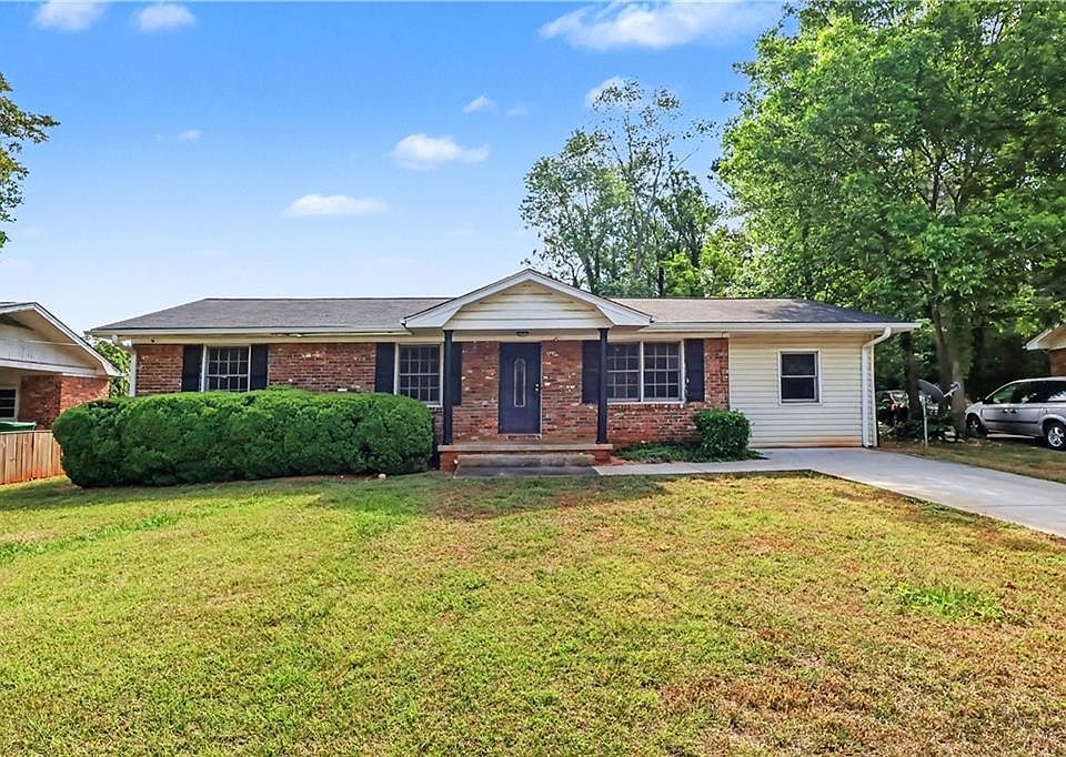 1st image of 3665 Brookcrest Cir