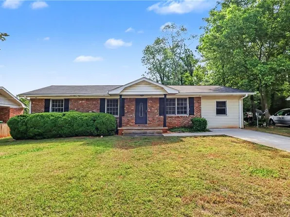 3665 Brookcrest Cir, Decatur, GA 30032