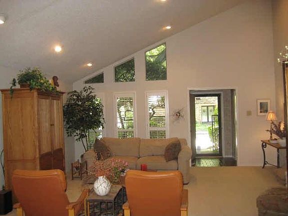 2nd image of 437 Winding Brook Ln