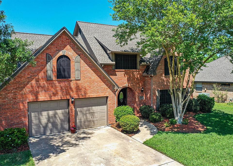 1st image of 207 Peppermint Dr